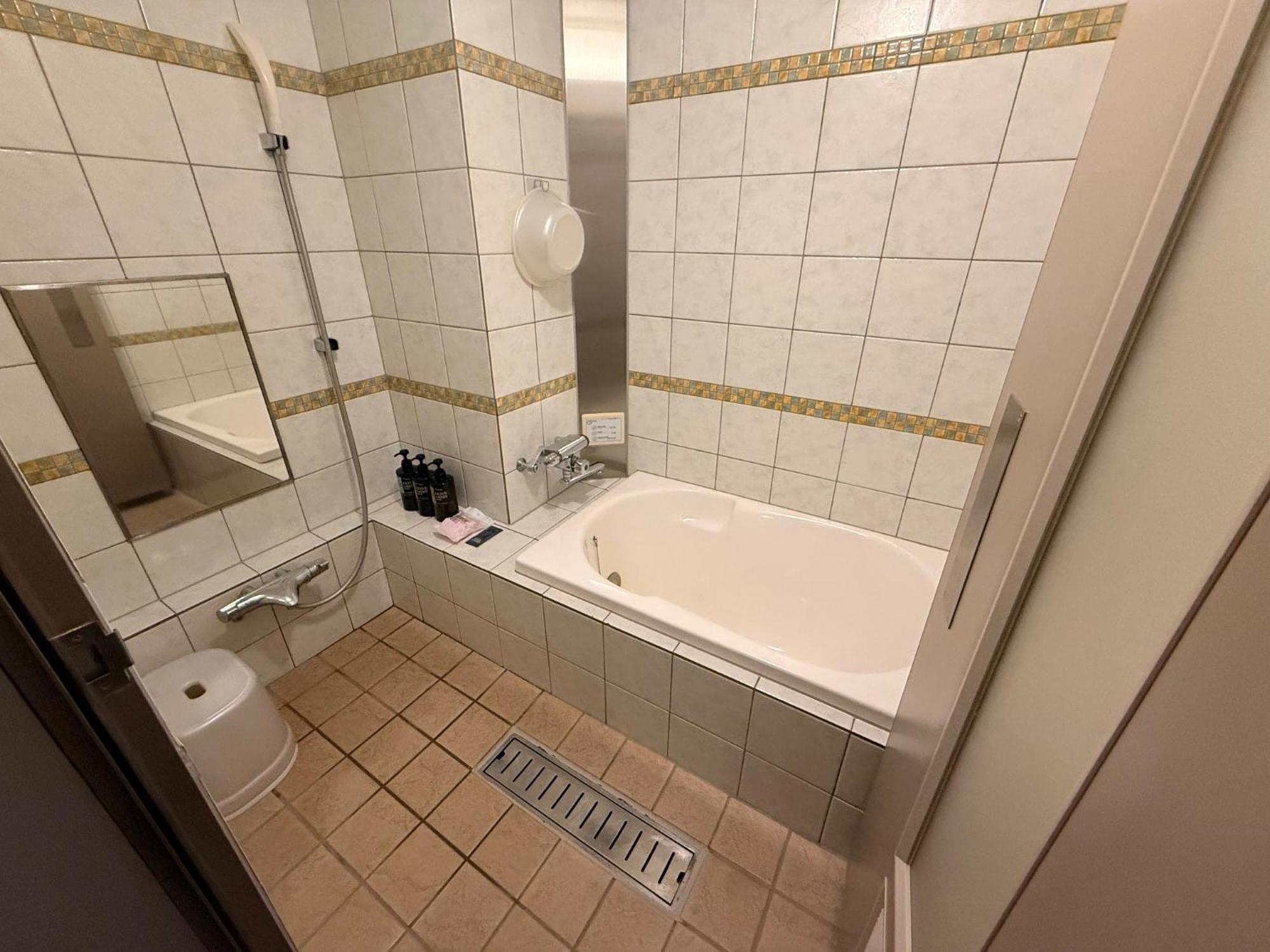 Отель Shonan Sirene (Adults Only) Хирацука Экстерьер фото